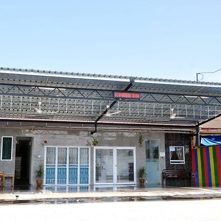Teruntum 96 Guest House Kuantan Esterno foto